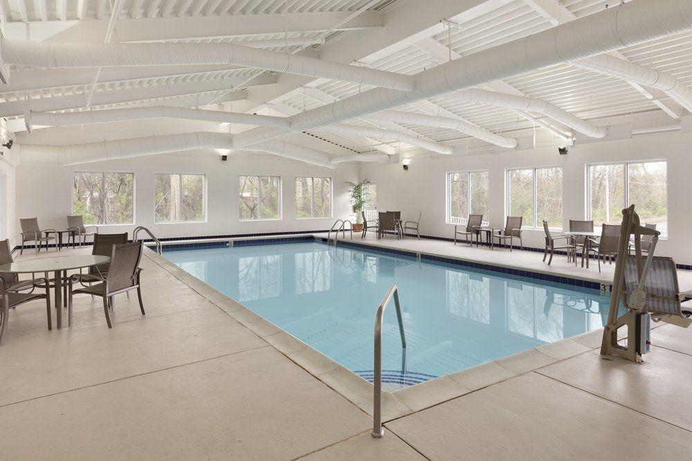 Country Inn Suites Fredericksburg South Pet Policy