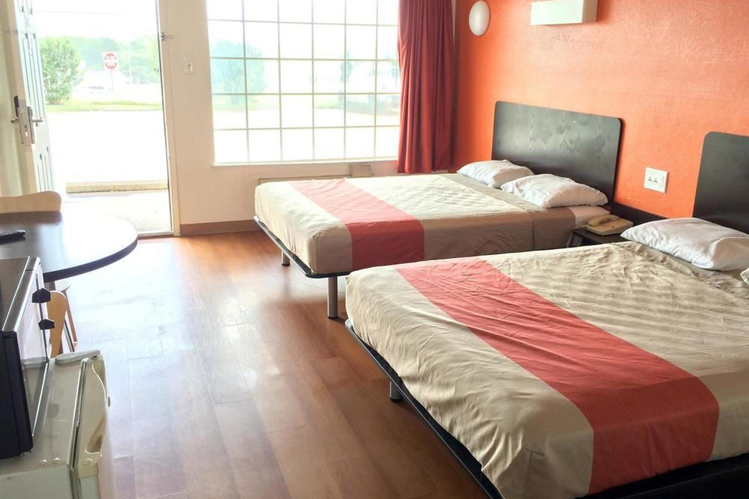 Motel 6 Waxahachie Pet Policy