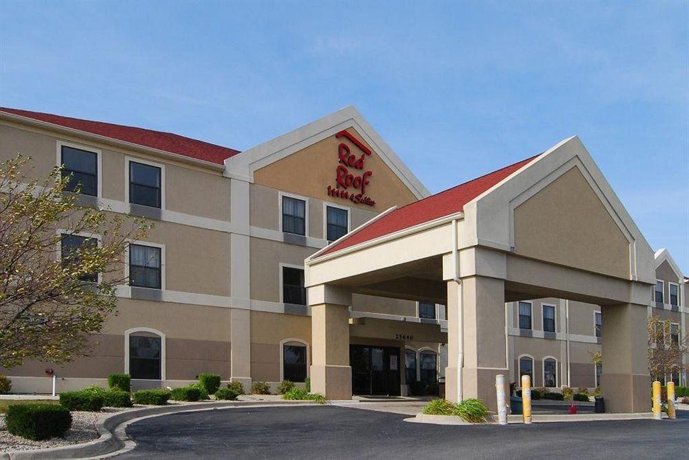 Pet Friendly Hotels In Park Forest Il Bringfido