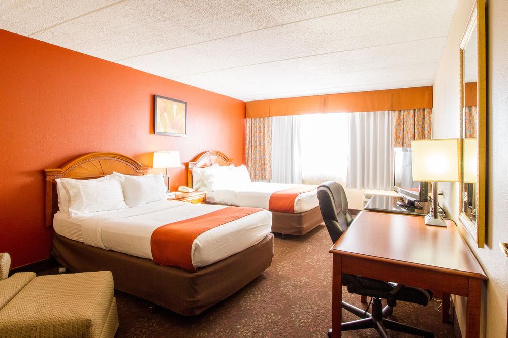 Holiday Inn Chicago North Shore Pet Policy