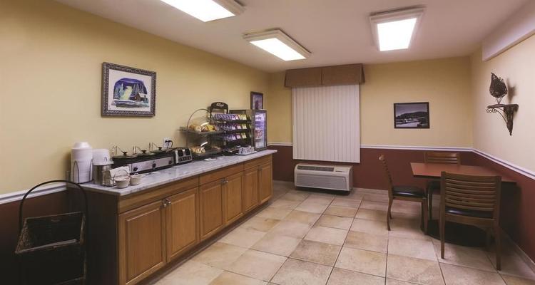 La Quinta Inn Radford Pet Policy