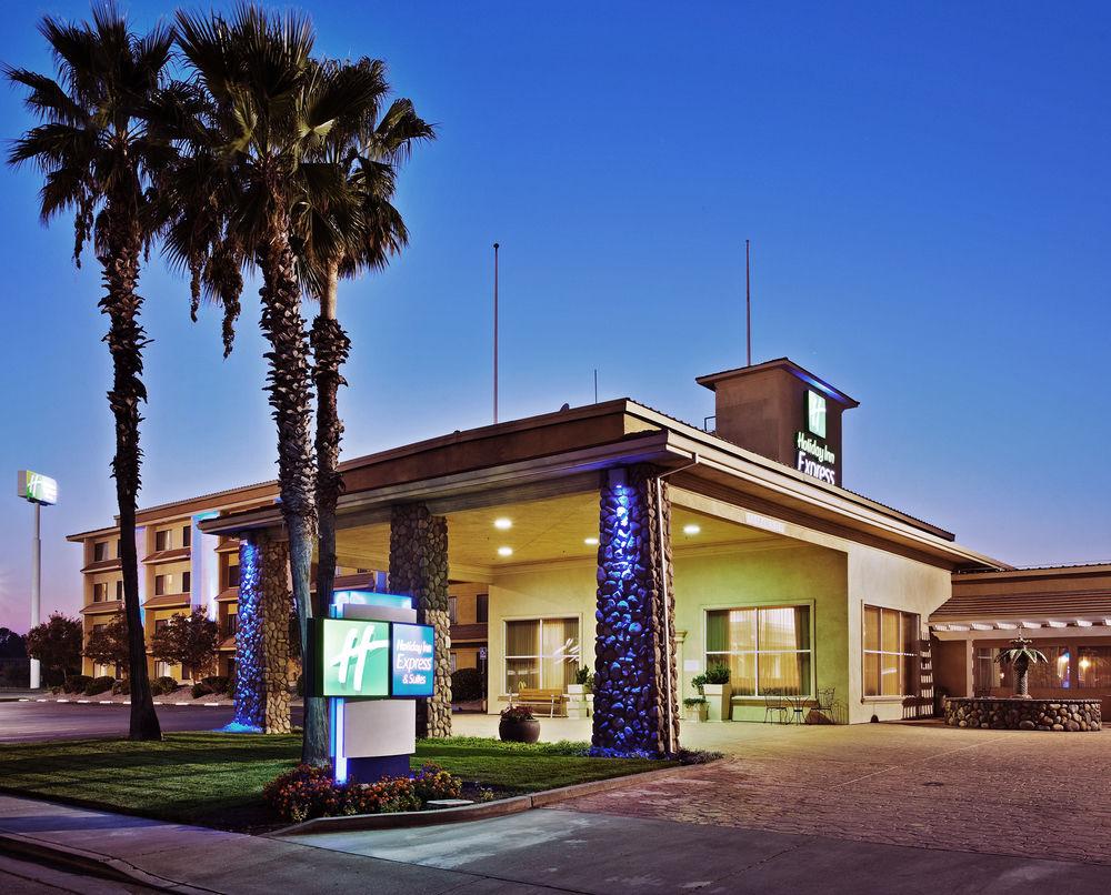 Holiday Inn Express Hotel Suites Corning Pet Policy