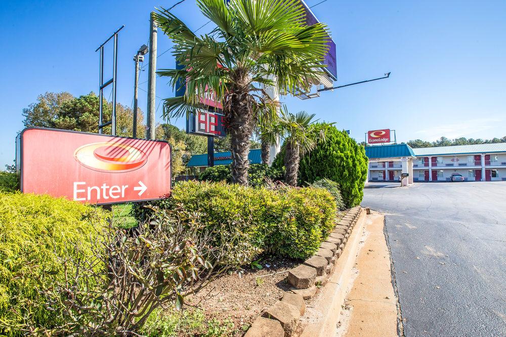 Econo Lodge McDonough Pet Policy