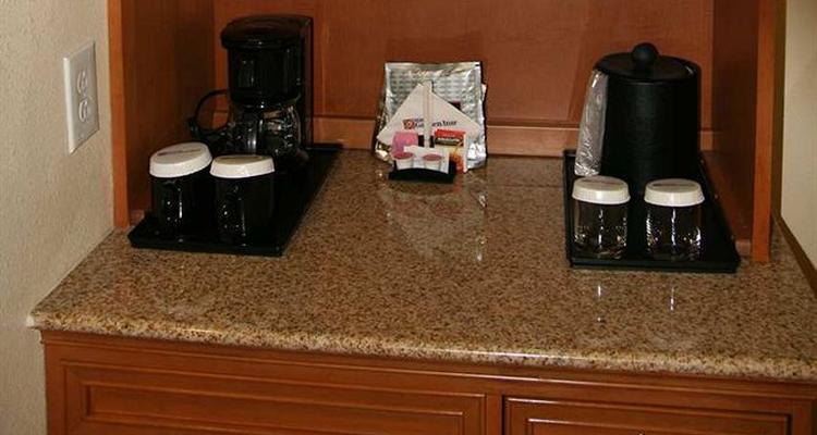Hilton Garden Inn Atlanta Airport Millenium Center Pet Policy