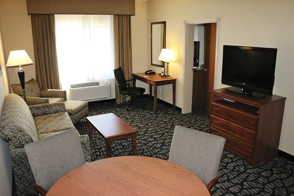 Holiday Inn Express Hotel & Suites Grand Junction Pet Policy