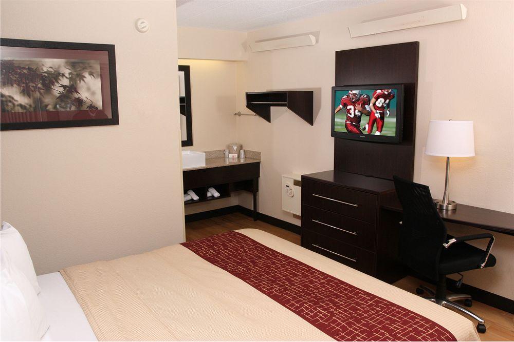 Red Roof Inn Suites Columbus West Broad Pet Policy