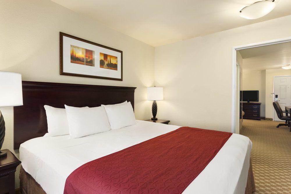 Country Inn Suites Carlisle Pet Policy