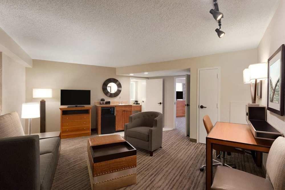 Embassy Suites Orlando International Drive Jamaican Court