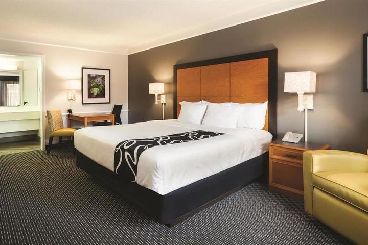 Pet Friendly Hotels In Tucson Az Bringfido Pet Friendly Hotels In Tucson Az Bringfido