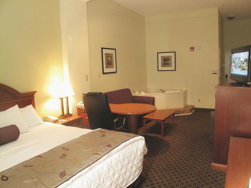 La Quinta Inn Suites Kerrville Pet Policy