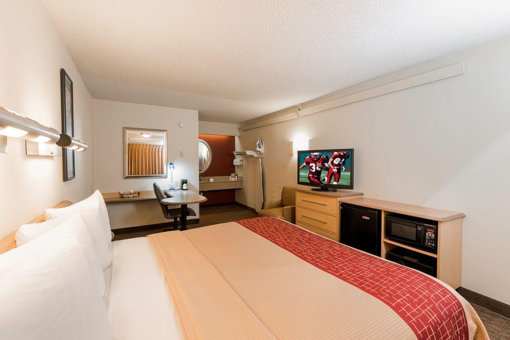 Red Roof Inn Detroit Rochester Hills Pet Policy