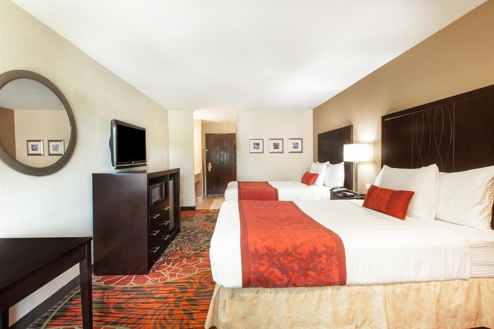 Days Inn Arlington Pet Policy