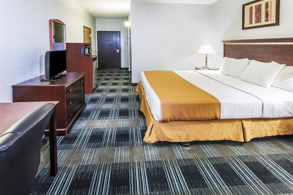 Days Inn & Suites Vancouver Pet Policy