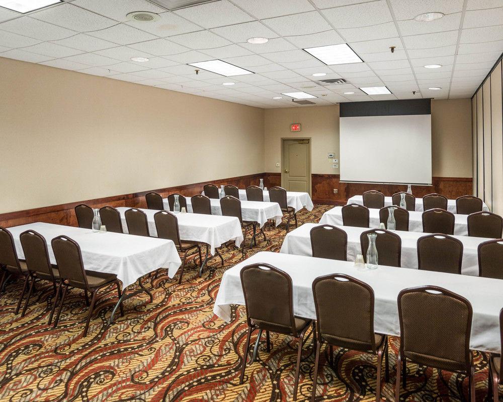 Pet Friendly Hotels In Plymouth Mn Bringfido