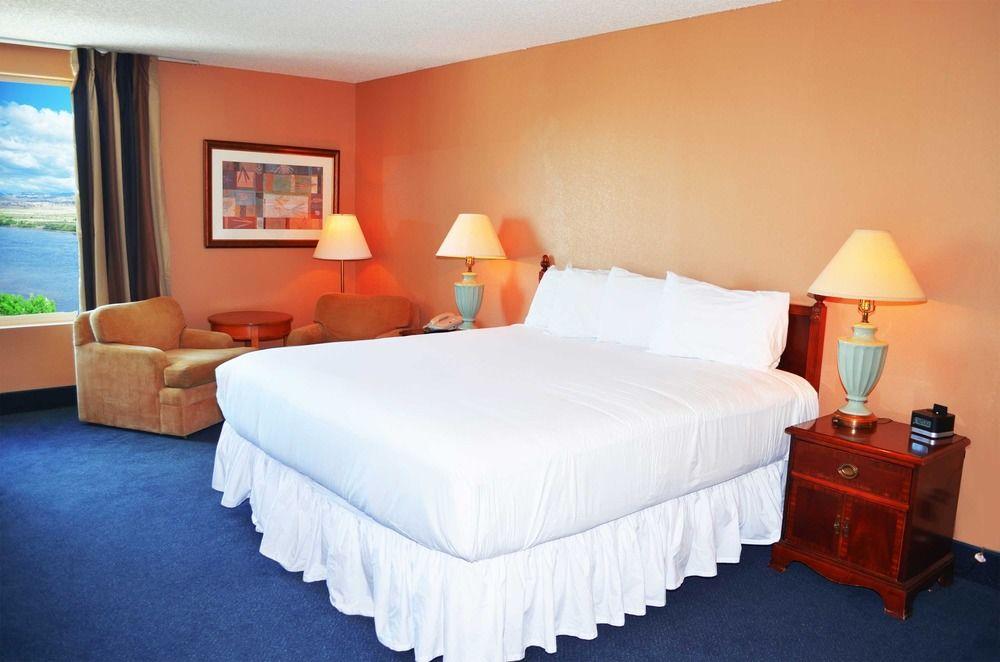 Laughlin River Lodge Pet Policy