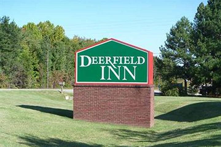 Pet Friendly Deerfield Inn & Suites Fairview
