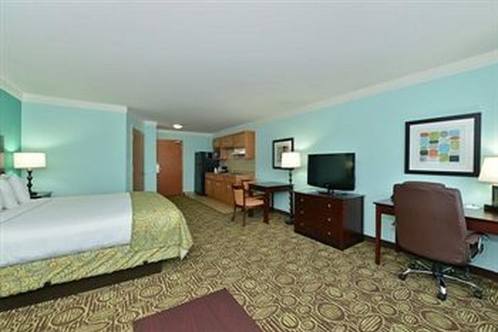 Pet Friendly Hotels In Glen Allen Va Bringfido