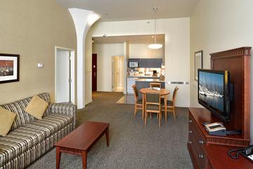 Pet Friendly Hotels In Montreal Qc Bringfido