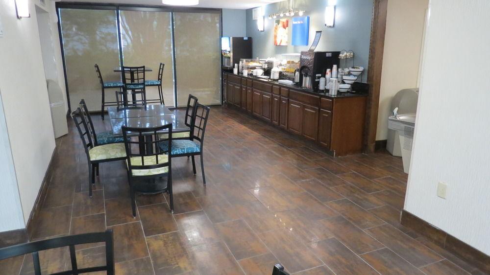 Comfort Inn University Wilmington Pet Policy