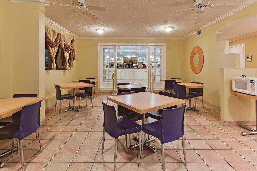 La Quinta Inn West Palm Beach City Place Pet Policy