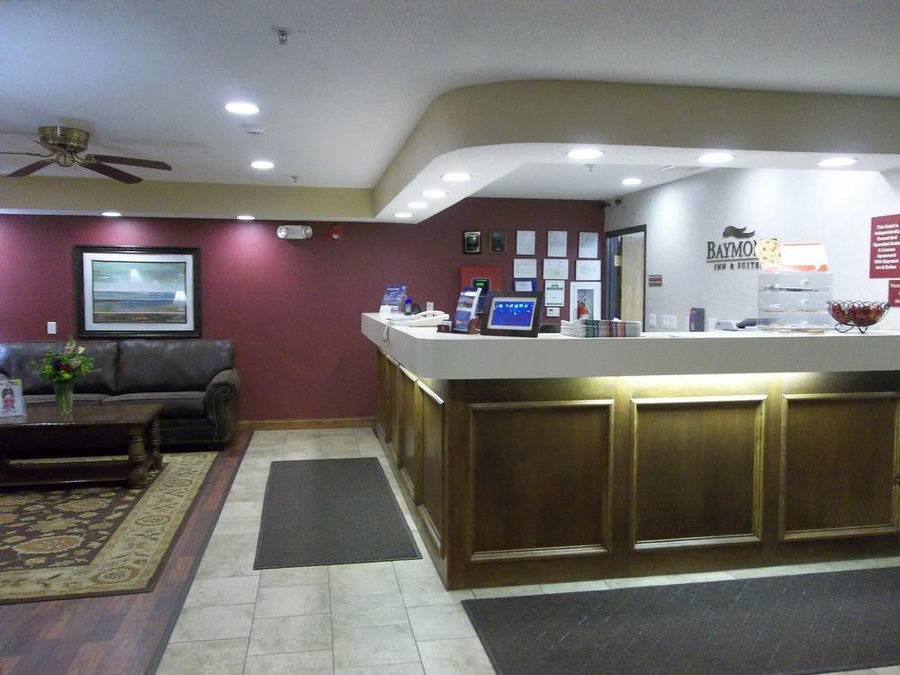 Baymont Inn & Suites Marshfield Pet Policy