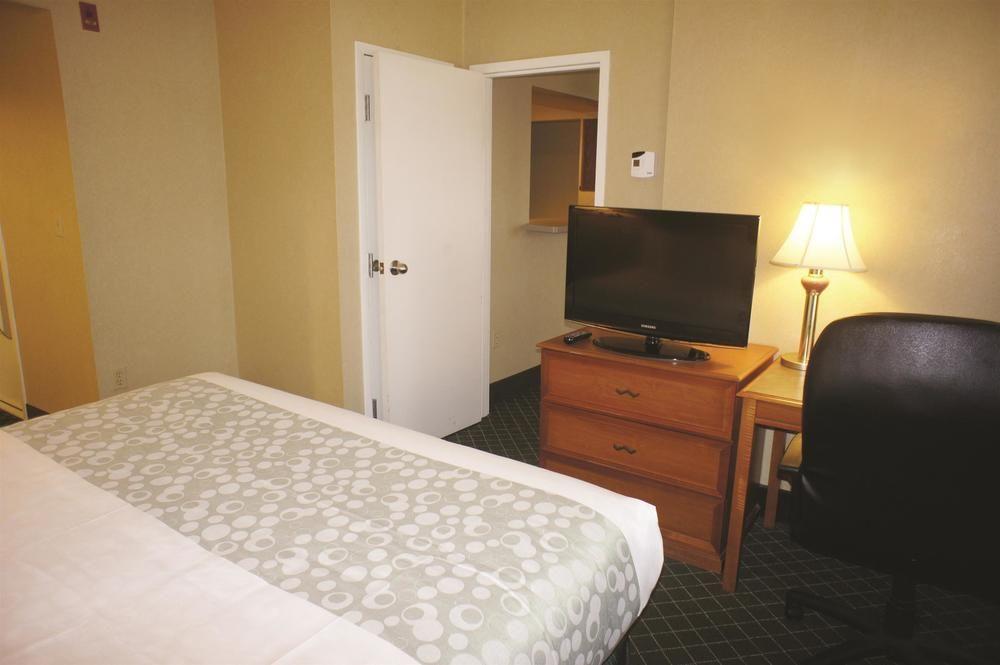 La Quinta Inn Milford Pet Policy