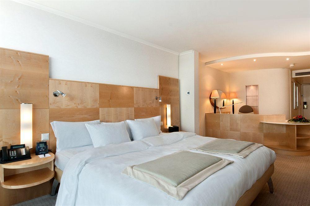 Hilton Zurich Airport Pet Policy