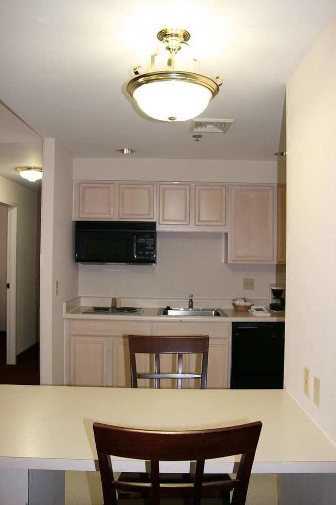 Hampton Inn and Suites Bethlehem Pet Policy