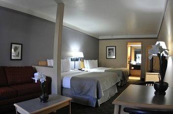 Clarion Suites Maingate Pet Policy