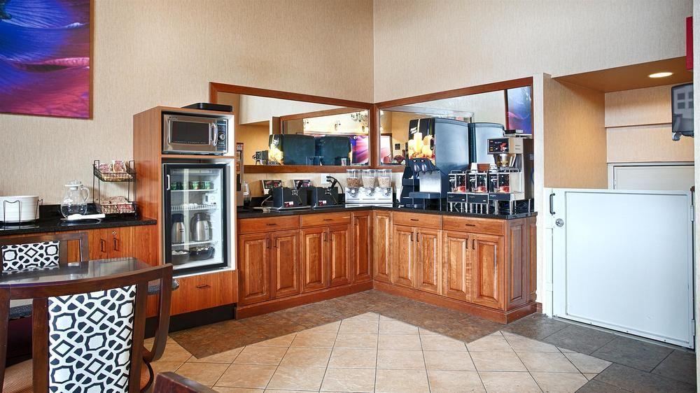 Best Western Eden Prairie Inn Pet Policy