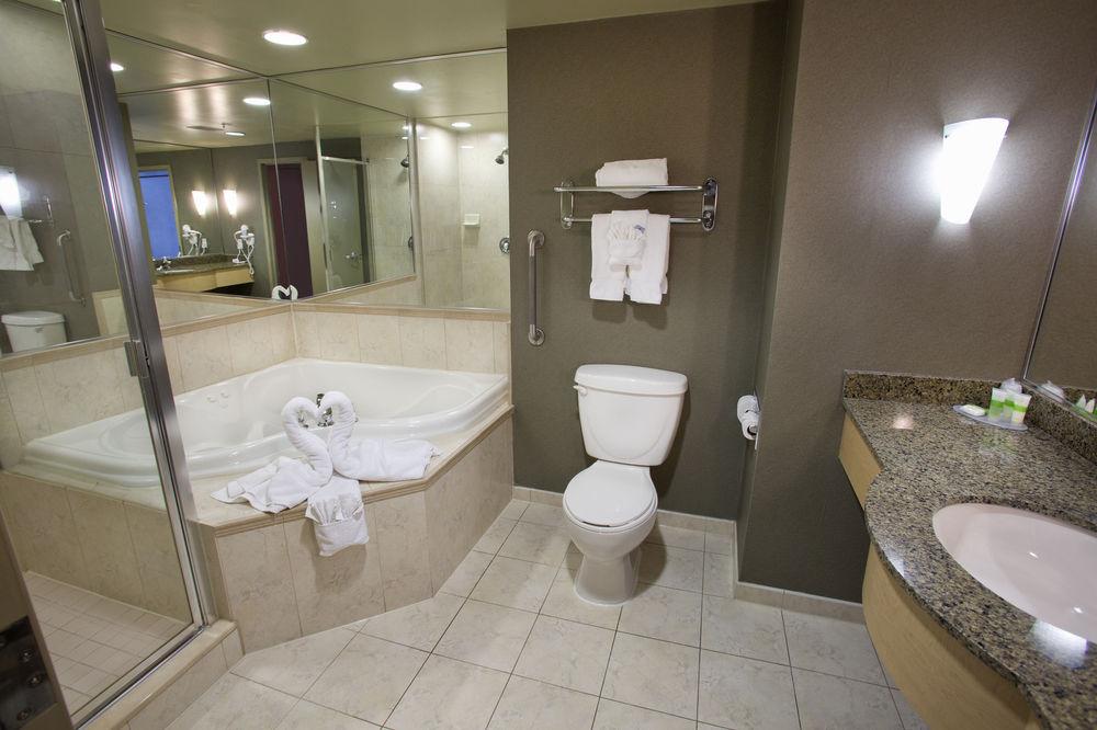 Oakes Hotel Overlooking Falls Pet Policy