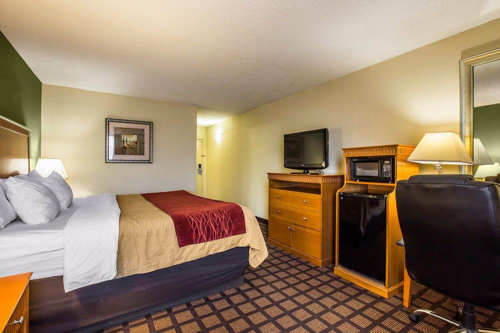 Country Inn Suites By Radisson Pet Policy