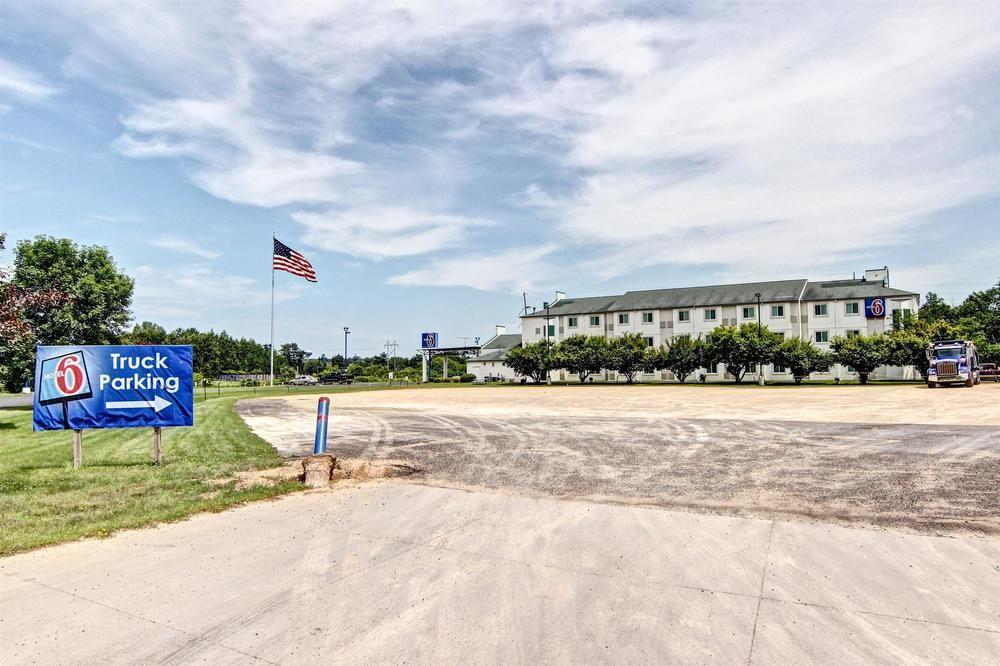 Motel 6 Menomonie Pet Policy