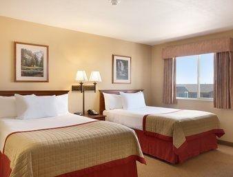 Baymont Inn Suites Pinedale Pet Policy