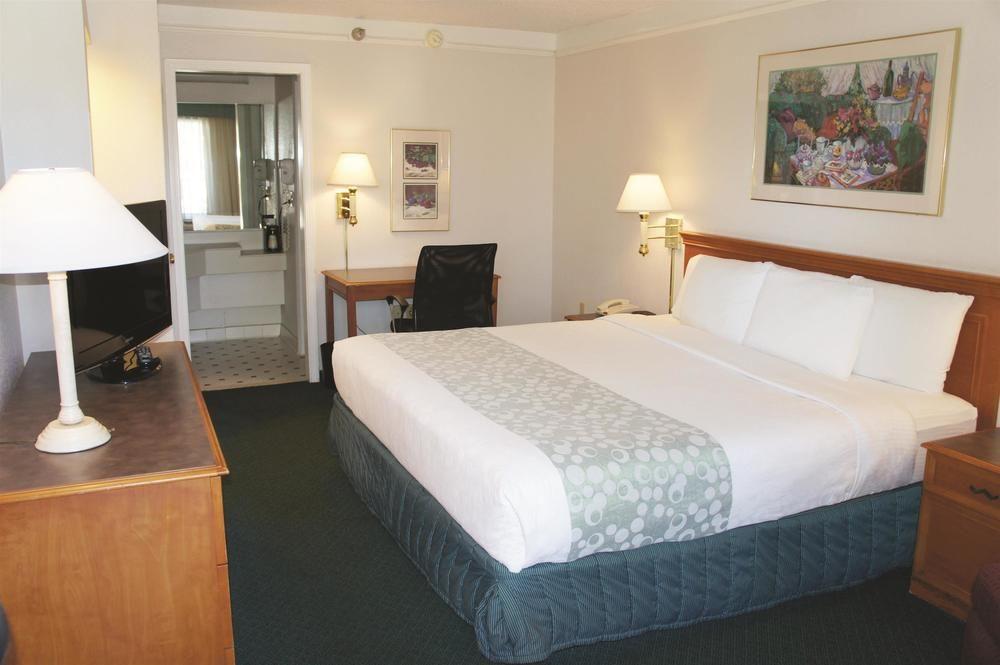 La Quinta Inn Savannah I 95 Pet Policy