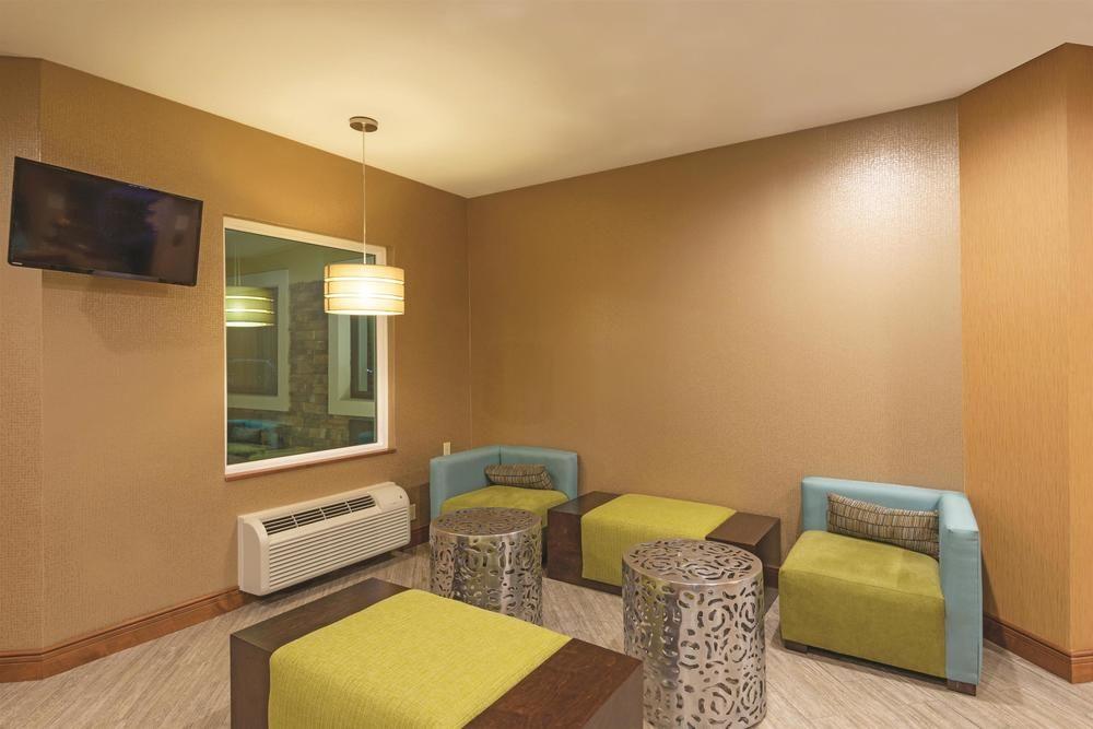 La Quinta Inn Buffalo Airport Pet Policy