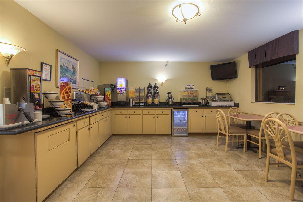 Quality Inn St. Augustine Beach Pet Policy