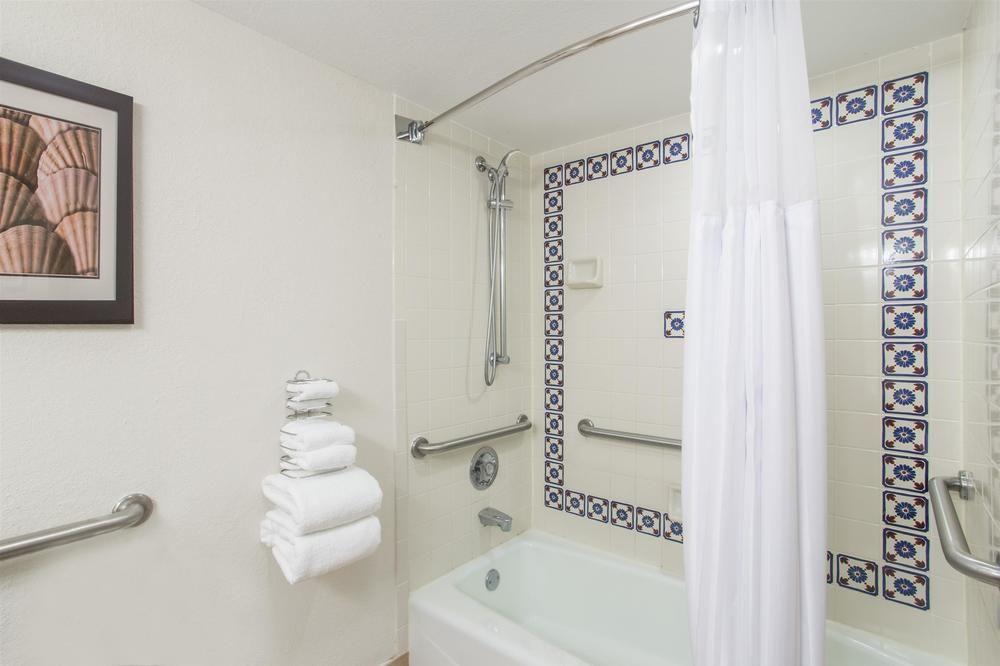 Wyndham Garden Hotel Boca Raton Pet Policy