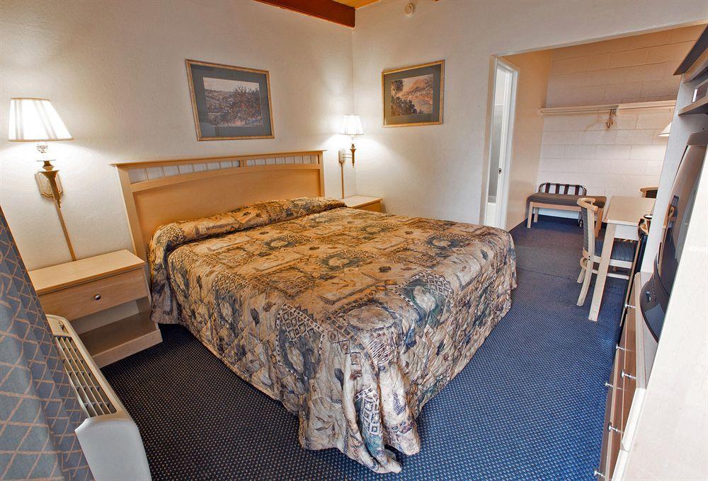 San Carlos Inn Pet Policy