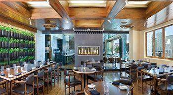 Palms Place Hotel and Spa Pet Policy