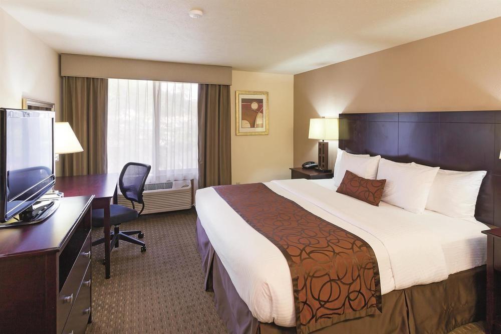 La Quinta Inn Suites Portland Nw Pet Policy