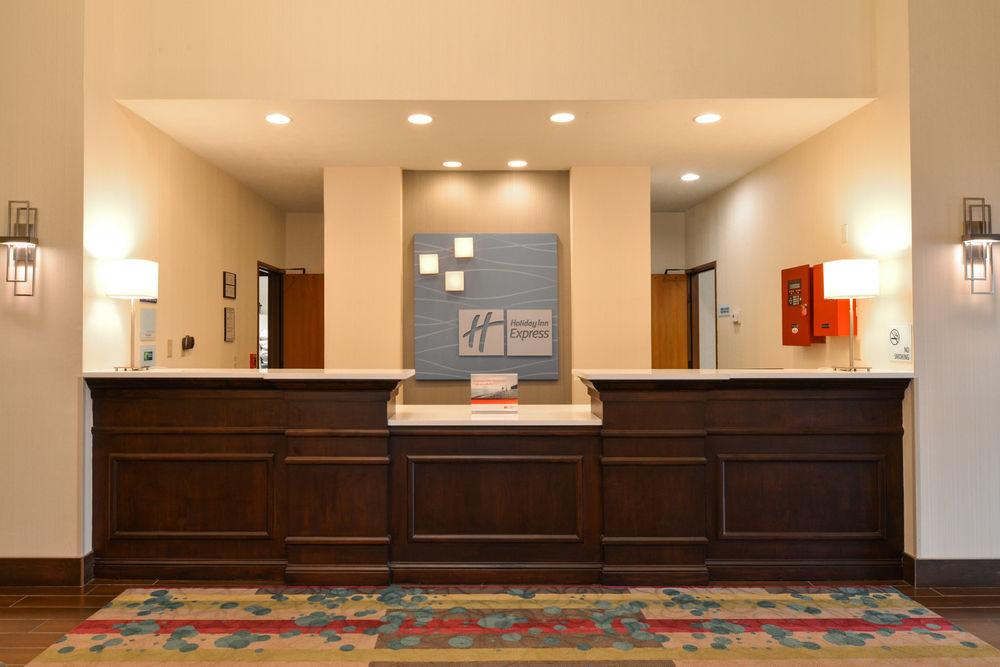 Pet Friendly Hotels In Omaha Ne Bring Fido