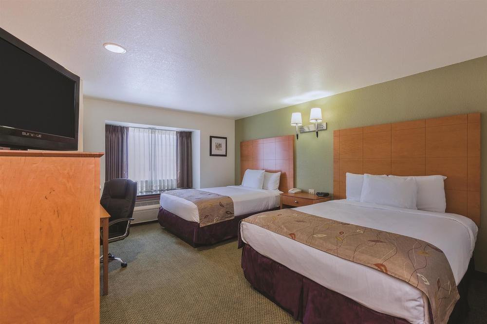 Pet Friendly Hotels In Tulare Ca Bringfido