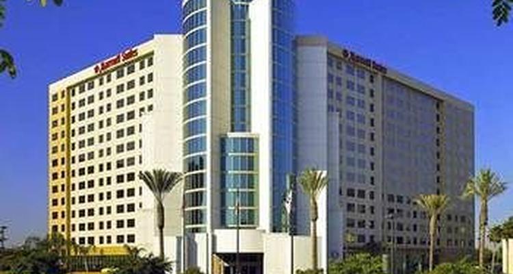 Anaheim Marriott Suites Pet Policy