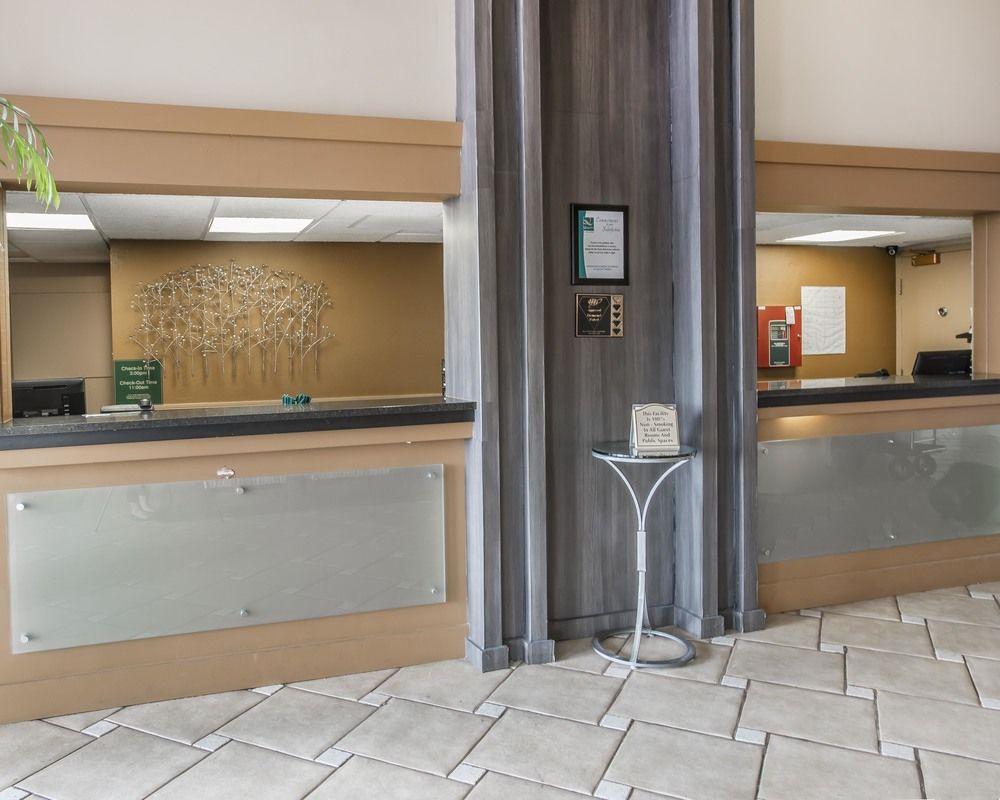 Quality Inn Suites Denver Stapleton Pet Policy