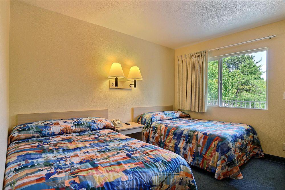 Motel 6 Issaquah Pet Policy