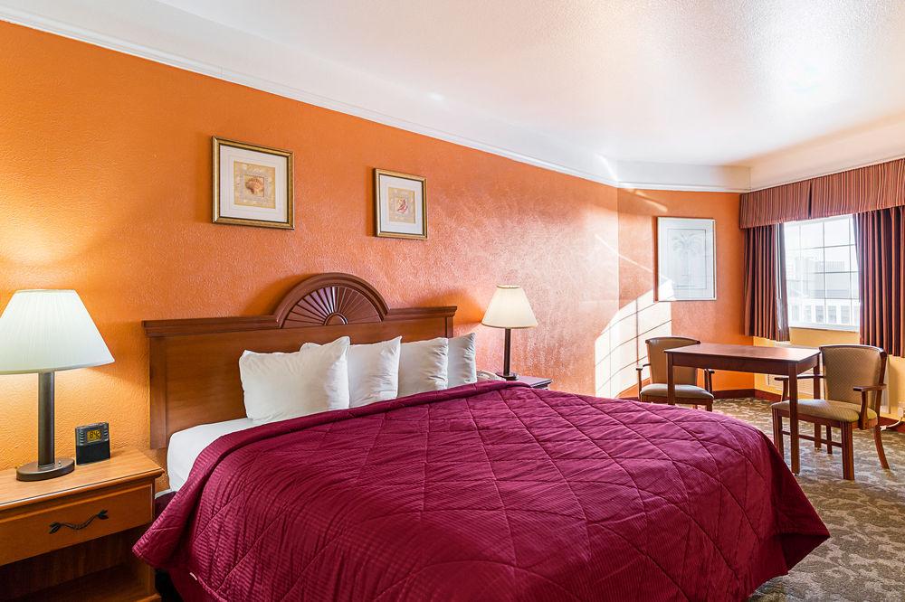 Quality Inn Suites Beachfront Galveston Pet Policy