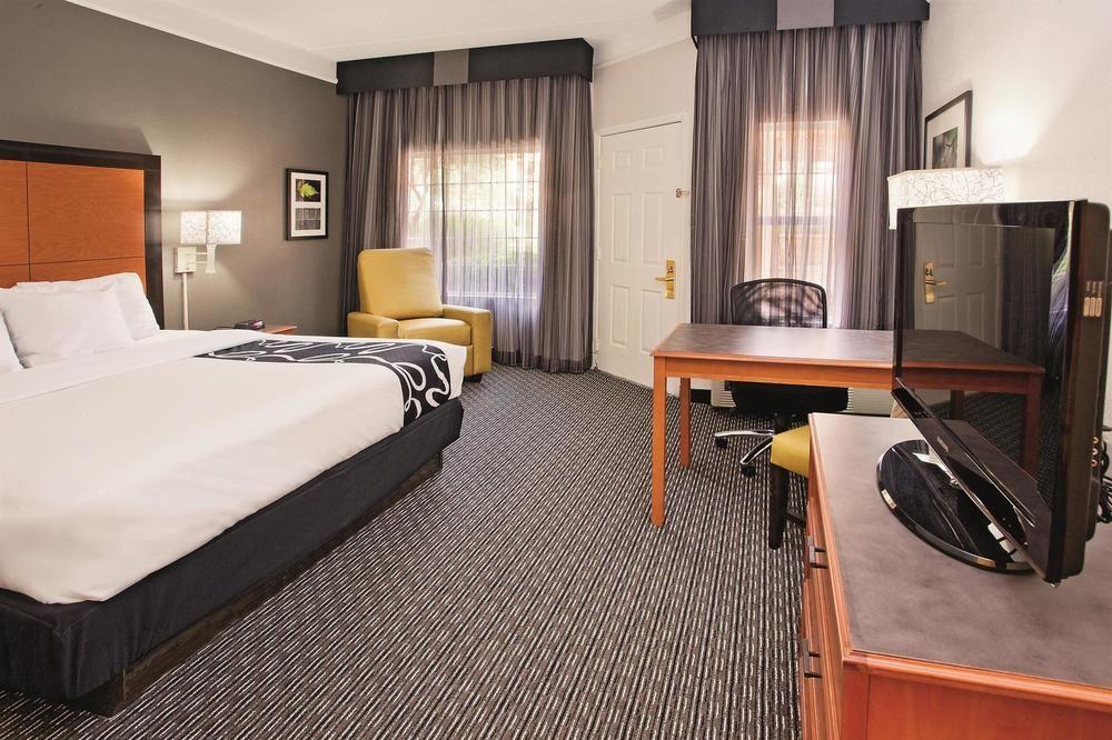 La Quinta Inn Suites Macon Pet Policy