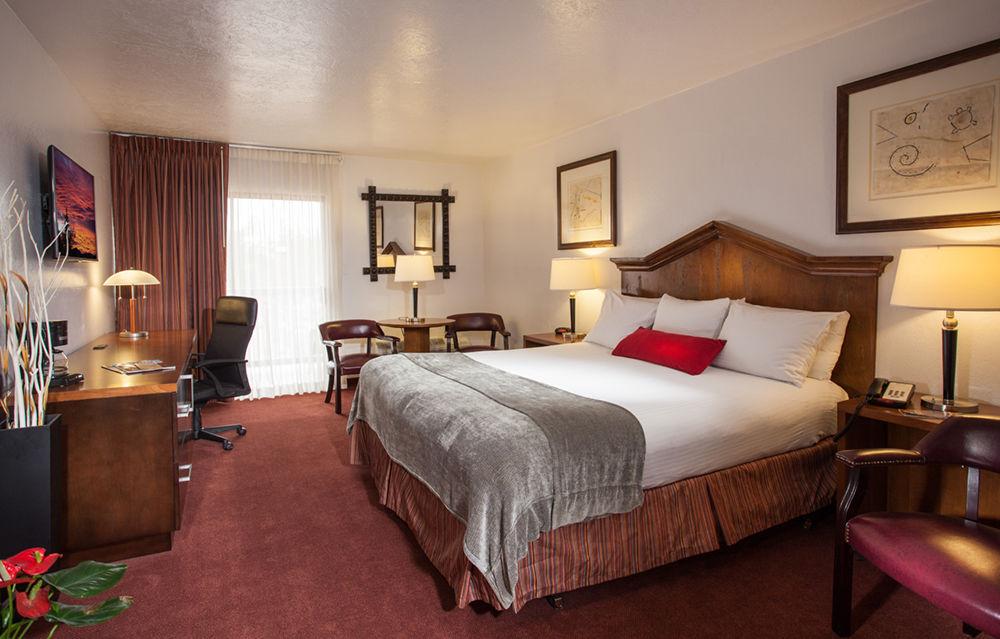 Grand Canyon Plaza Hotel Pet Policy