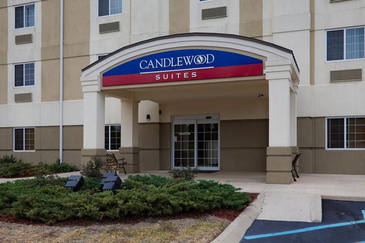 Pet Friendly Candlewood Suites Pearl
